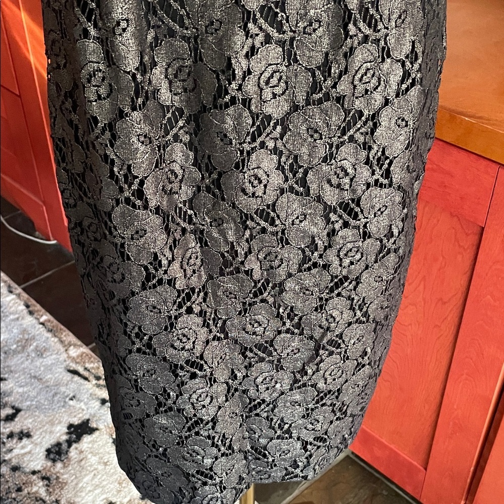 White House Black Market Black Pewter Floral Lace Midi Dress Gold Hues 0 - Picture 7 of 9